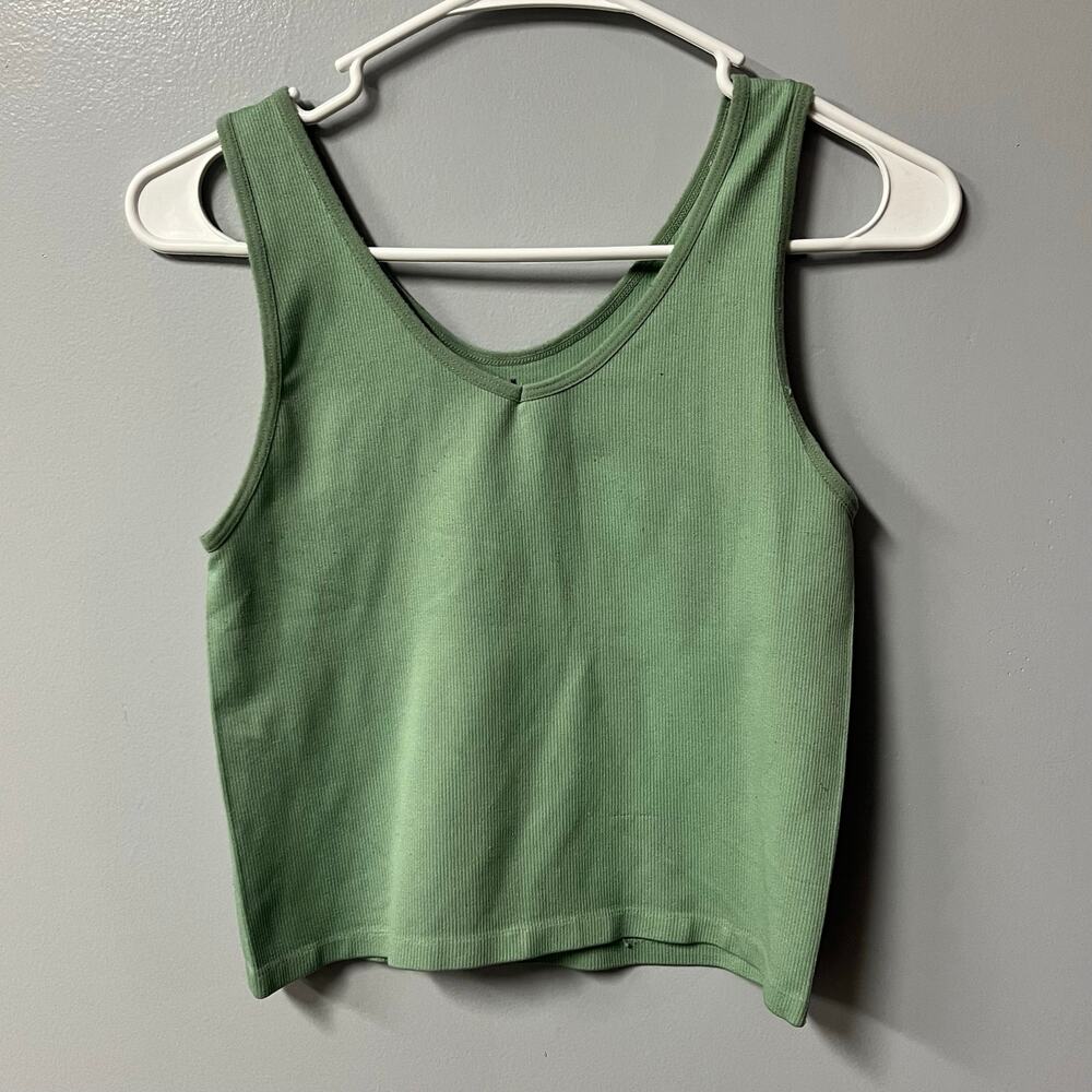 Sage Green Ribbed V-Neck Cropped Tank Top Size Medium Sleeveless Knit Camisole